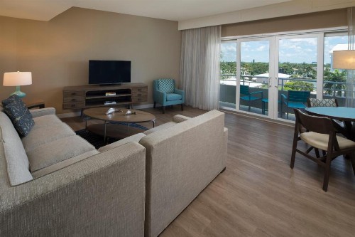 Edgewater Beach Hotel - image 11