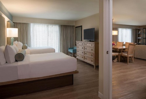 Edgewater Beach Hotel - image 25