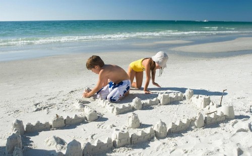 Edgewater Beach Hotel - image 33