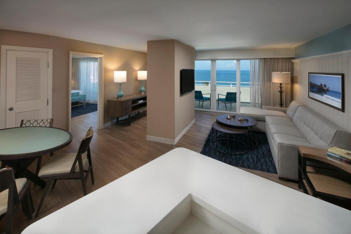 Edgewater Beach Hotel - image 6