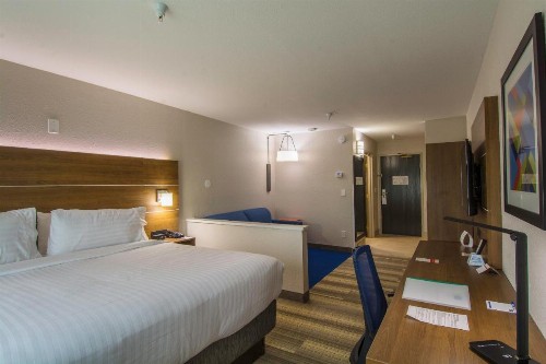 Holiday Inn Express - Naples South - I-75 an IHG Hotel - image 11
