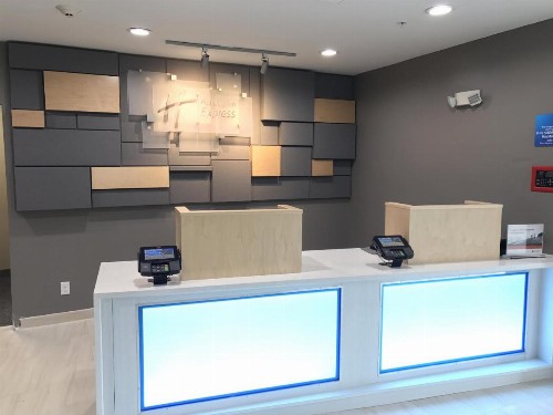 Holiday Inn Express - Naples South - I-75 an IHG Hotel - image 7