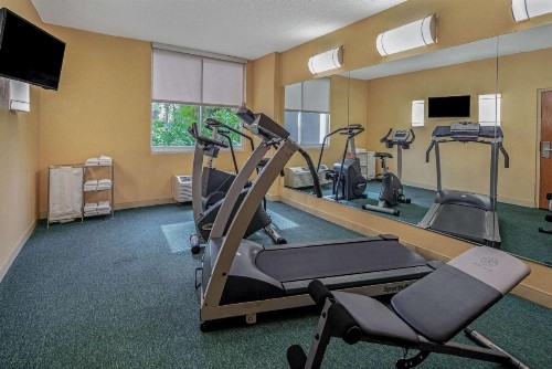 La Quinta by Wyndham Naples Downtown - image 13