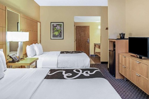 La Quinta by Wyndham Naples Downtown - image 16