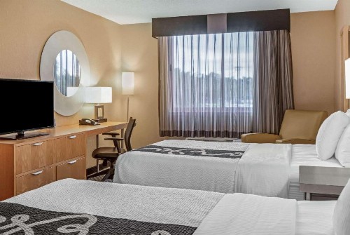La Quinta by Wyndham Naples Downtown - image 22