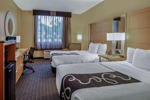 La Quinta by Wyndham Naples Downtown - image 6
