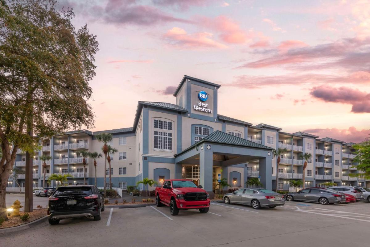 Best Western Naples Plaza Hotel - image 2