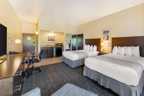 Best Western Naples Plaza Hotel - image 25