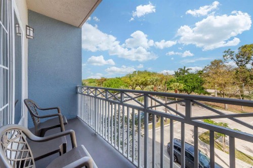 Best Western Naples Plaza Hotel - image 30