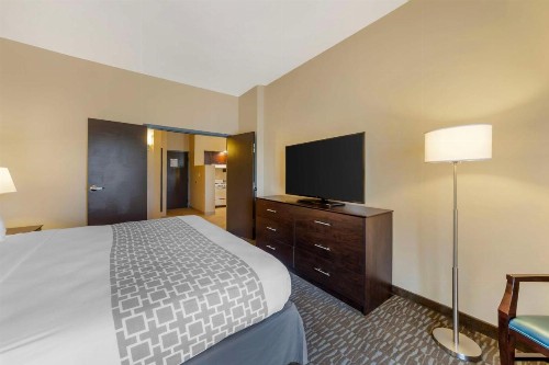 Best Western Naples Plaza Hotel - image 31