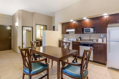 Best Western Naples Plaza Hotel - image 5