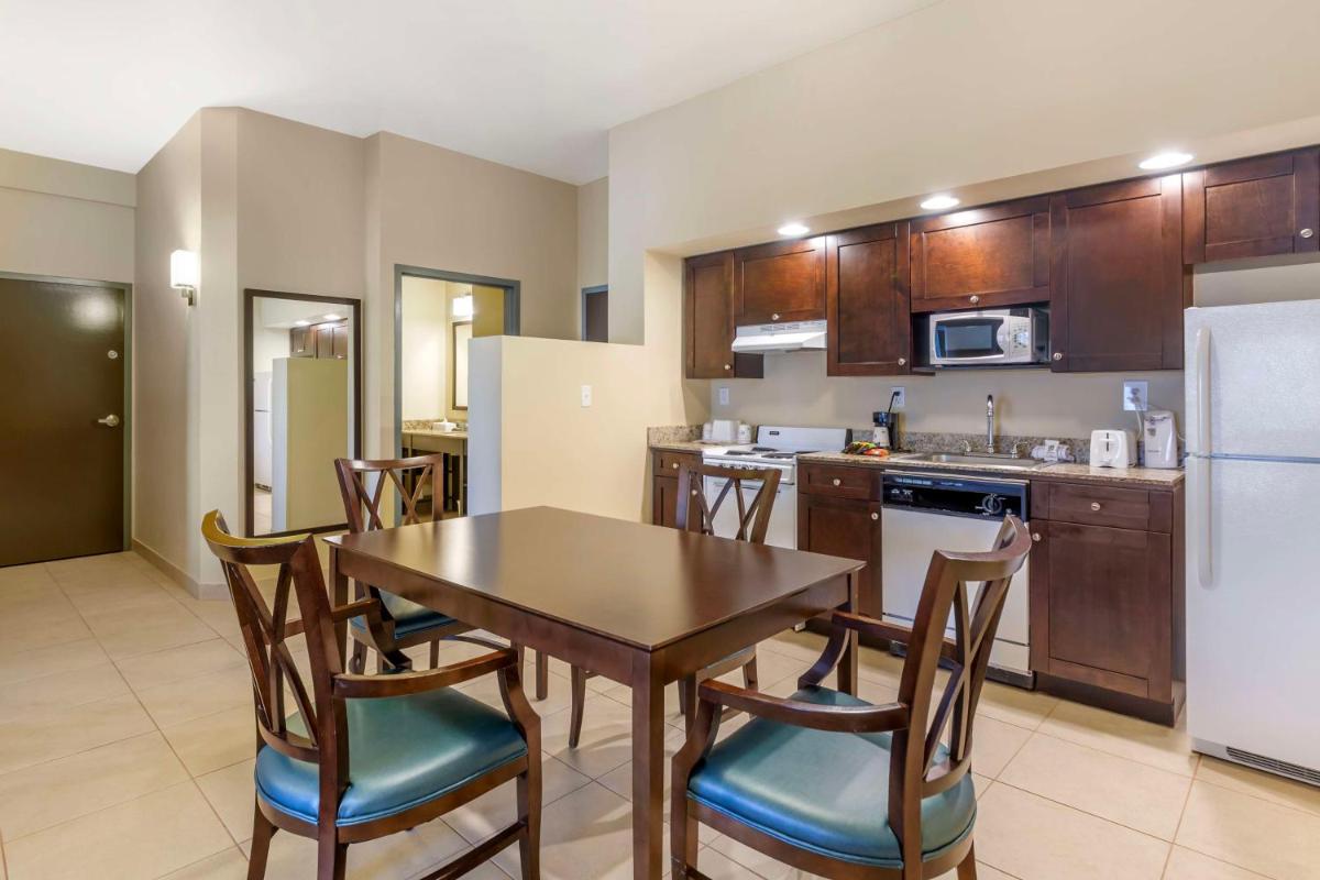 Best Western Naples Plaza Hotel - image 5