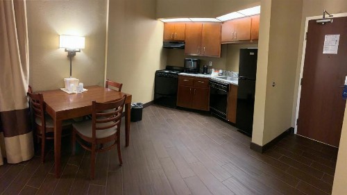 Comfort Inn & Executive Suites Naples - image 30