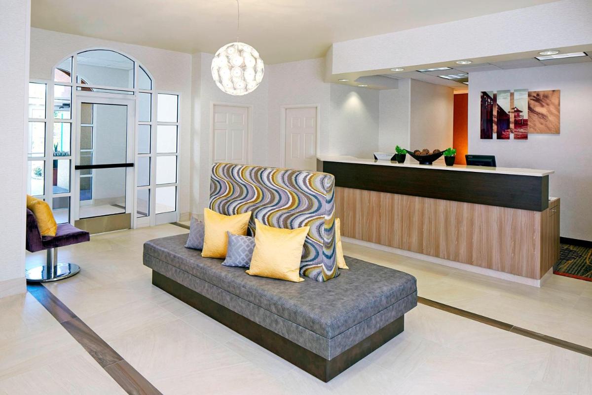 Residence Inn by Marriott Naples - image 3