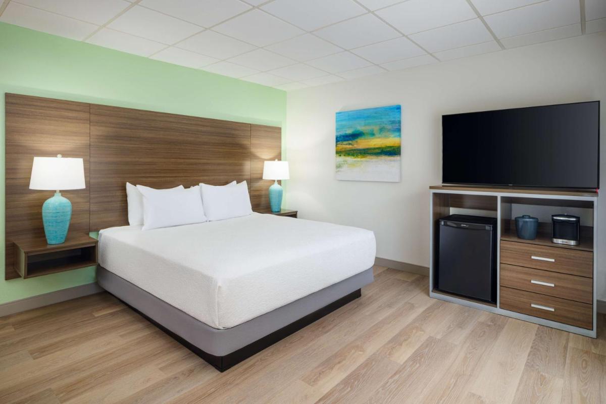 Best Western Naples Inn & Suites - image 3