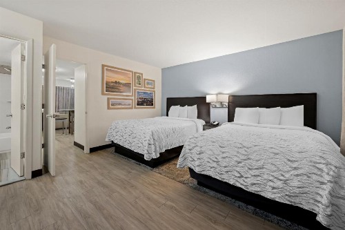 Red Roof Inn PLUS+ & Suites Naples Downtown-5th Ave S - image 18