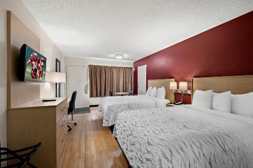 Red Roof Inn PLUS+ & Suites Naples Downtown-5th Ave S - image 36