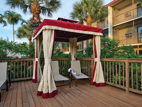 Red Roof Inn PLUS+ & Suites Naples Downtown-5th Ave S - image 44