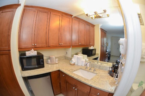 Gulfcoast Inn Naples - image 11