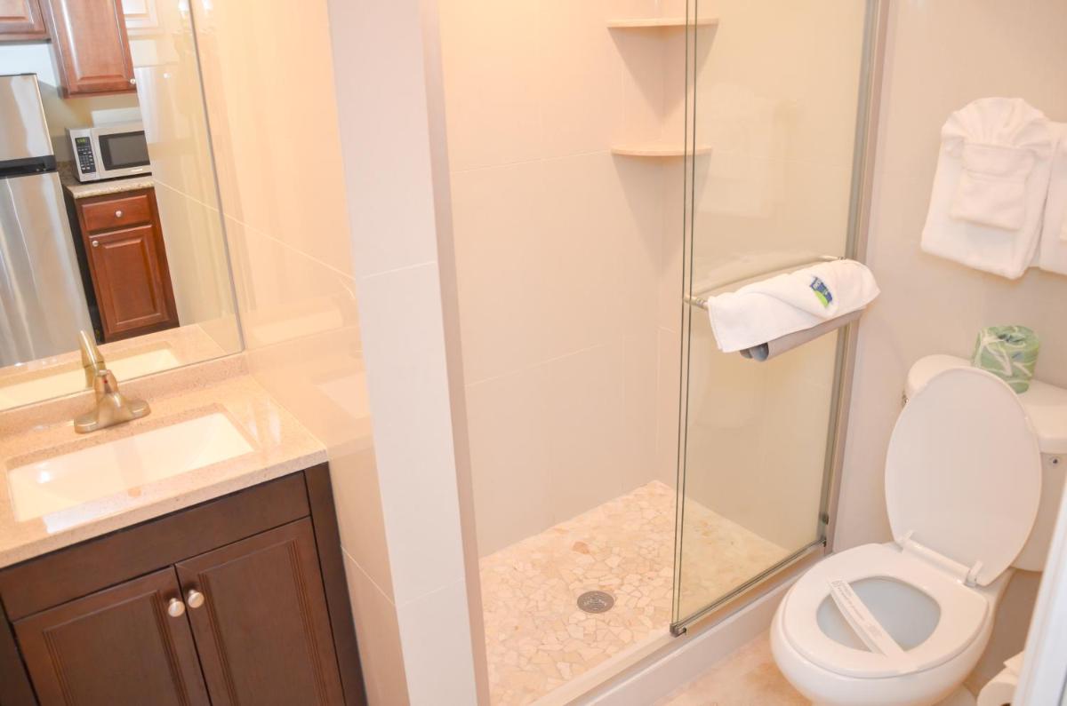 Gulfcoast Inn Naples - image 4