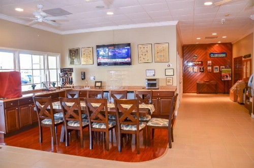 Gulfcoast Inn Naples - image 8