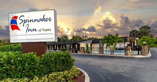 Spinnaker Inn of Naples - image 9