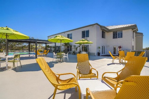 Naples Park Central Hotel - image 22