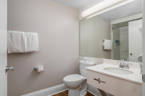Naples Park Central Hotel - image 32
