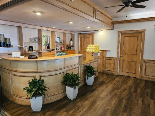 Naples Park Central Hotel - image 5