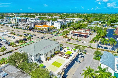 Naples Park Central Hotel - image 8