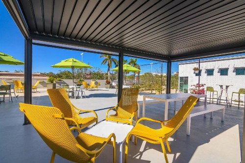 Naples Park Central Hotel - image 9