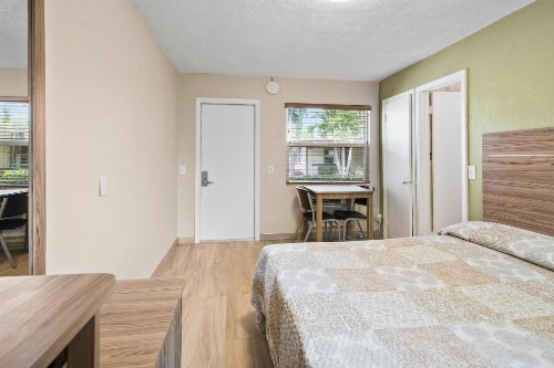 Tamiami Motel - image 19