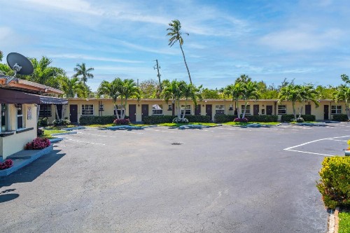 Tamiami Motel - image 26
