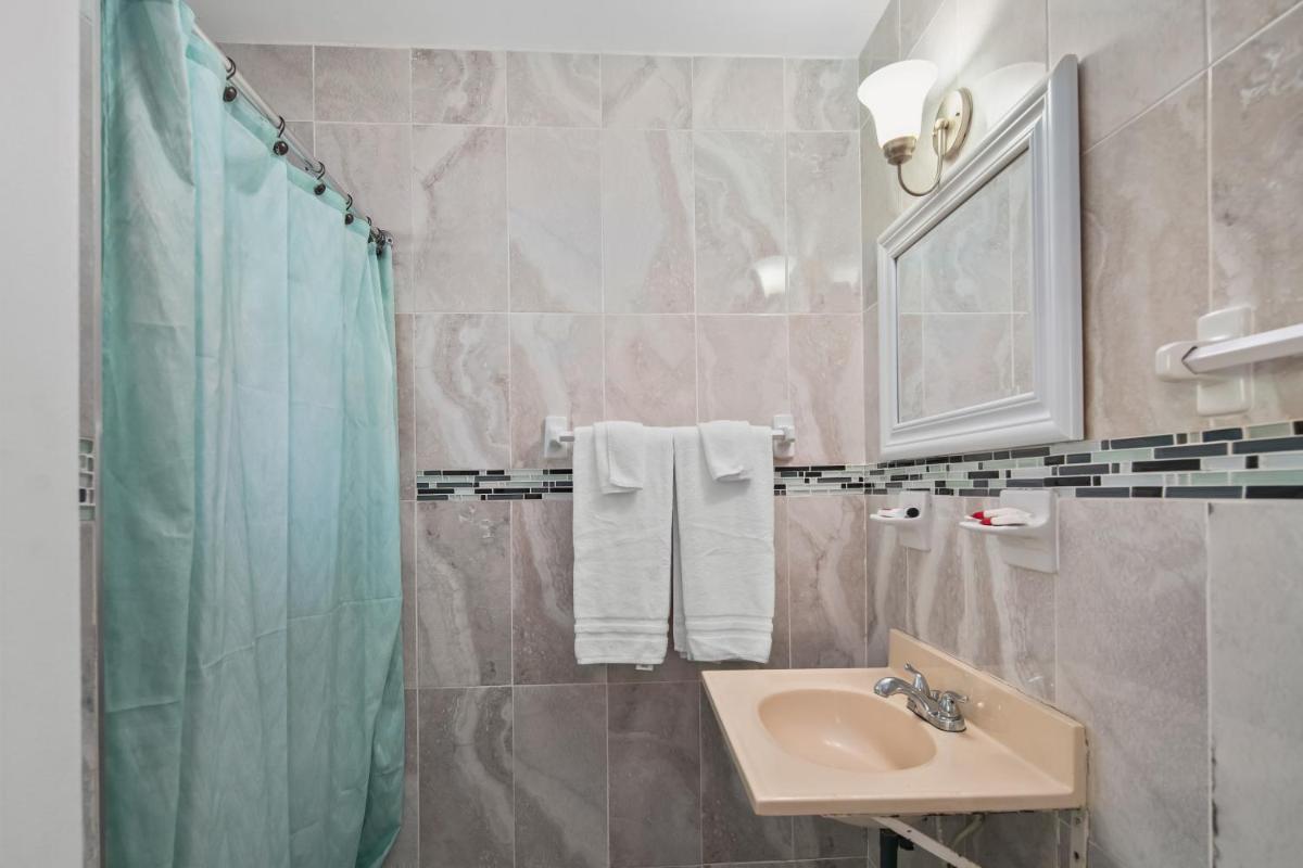Tamiami Motel - image 3