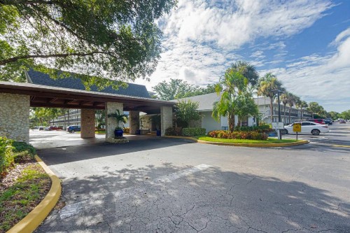 Park Shore Resort 1st Floor Bldg. A - image 7