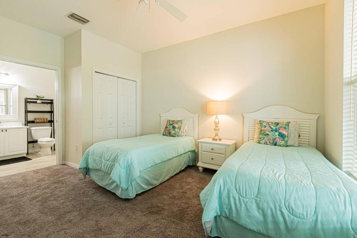 GreenLinks Golf Villa at Lely Resort - image 3