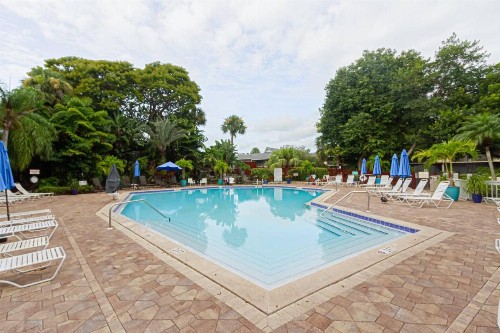 Park Shore Resort 3rd Floor Bldg. E - image 12