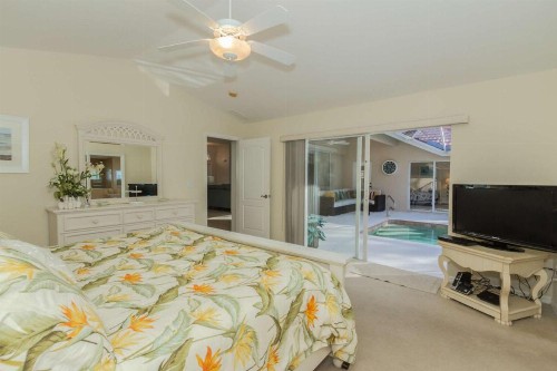 Briarwood- Tivoli Lane with Fountain View - image 10