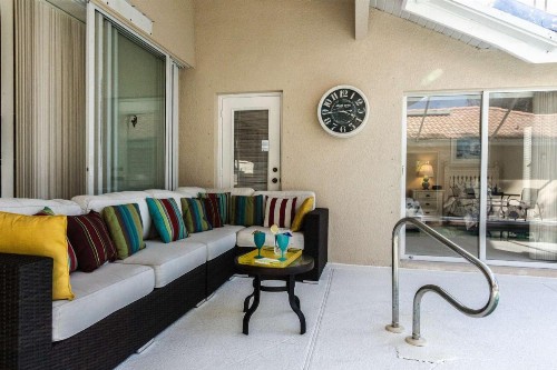 Briarwood- Tivoli Lane with Fountain View - image 7