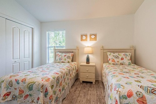 Briarwood-Tivoli Ct - image 34