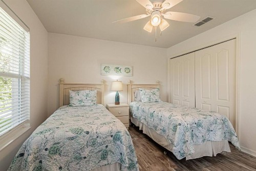 Briarwood-Tivoli Ct - image 5