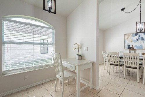 Briarwood-Tivoli Ct - image 7