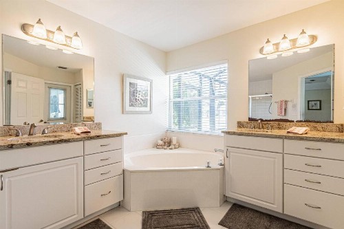 Crown Pointe- Harrogate Ct. - image 3