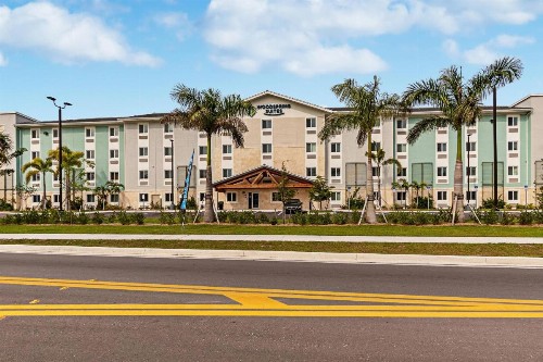 WoodSpring Suites Naples - image 11