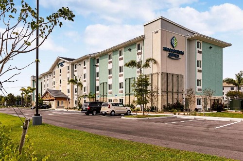 WoodSpring Suites Naples - image 16