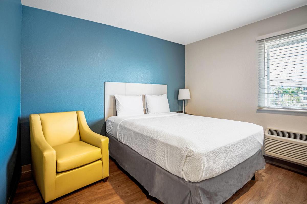 WoodSpring Suites Naples - image 5