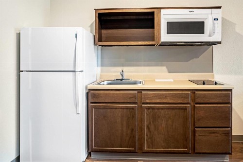 WoodSpring Suites Naples - image 7