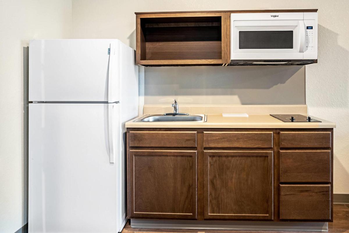 WoodSpring Suites Naples - image 7