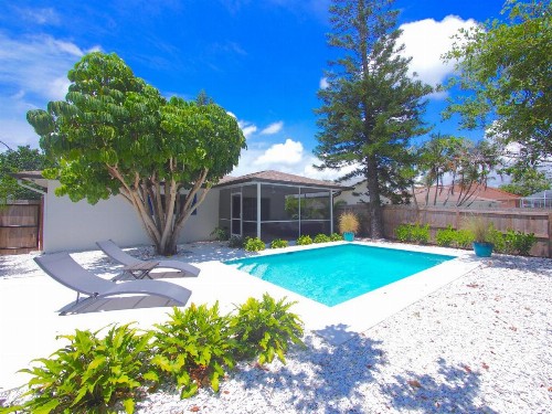 Naples Beach Bungalow - image 12