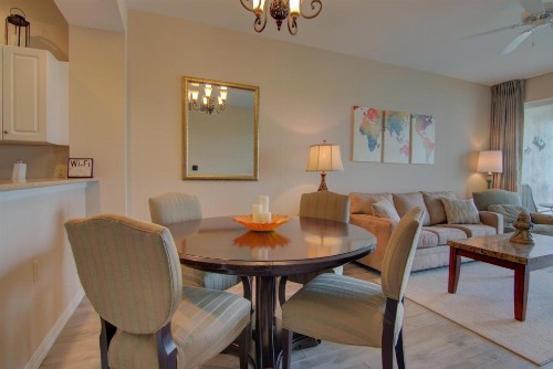 **Gorgeous First Floor Villa in Greenlinks of Lely -Relax by the Pool Golf at 2 Courses or Enjoy Happy Hour Next Door!** - image 10